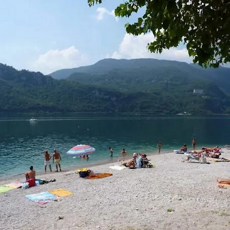 Borgo Maccagno Viola